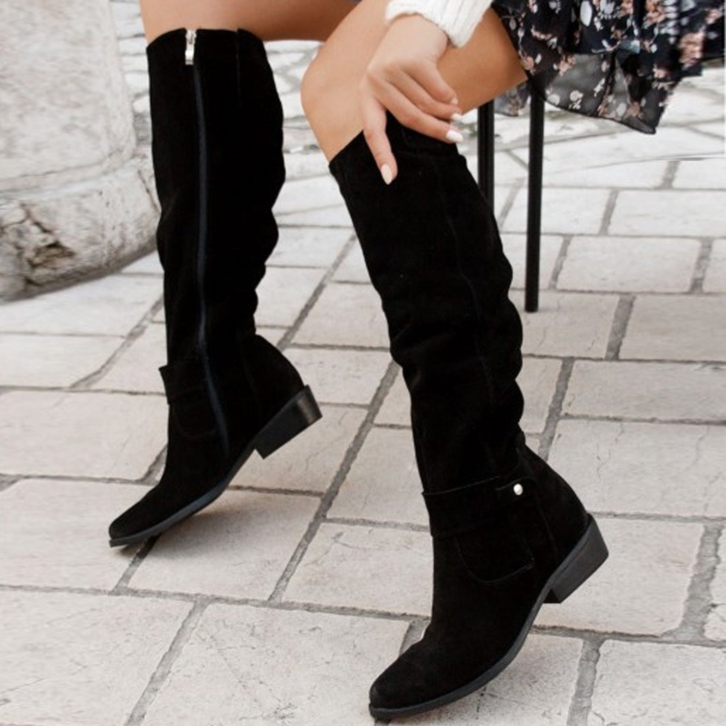 Bottes Élégantes en Suédine à talons bas
